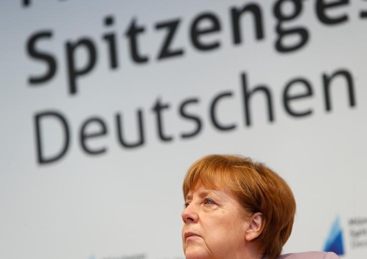 Cdu-csu et spd toujours au coude-a-coude en allemagne, selon un sondage