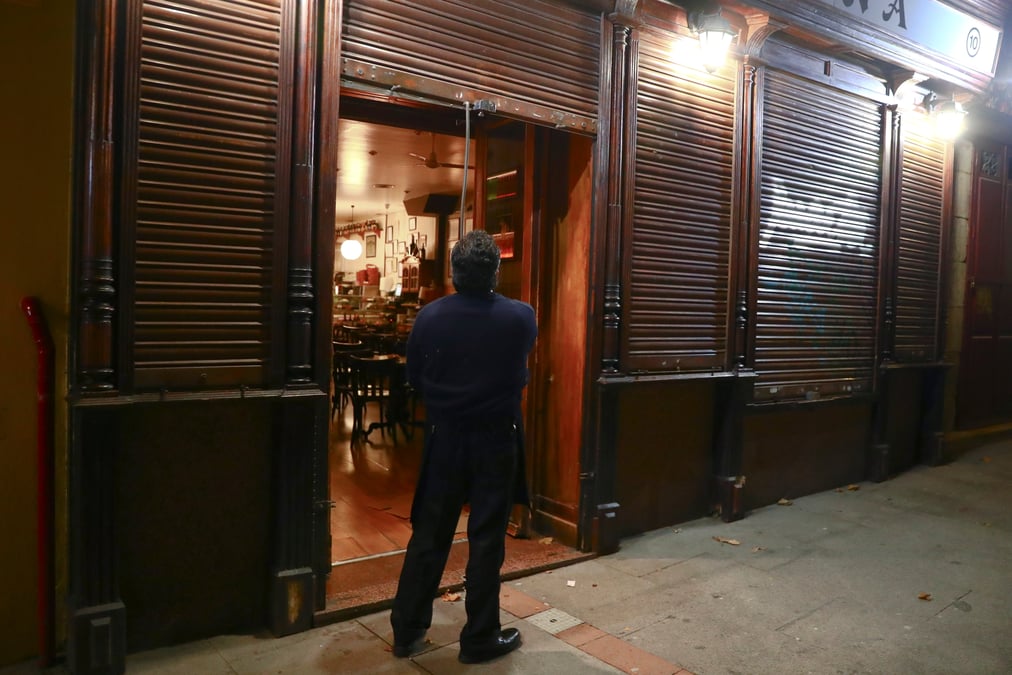 La region de madrid assouplit ses restrictions anti-covid malgre les contaminations