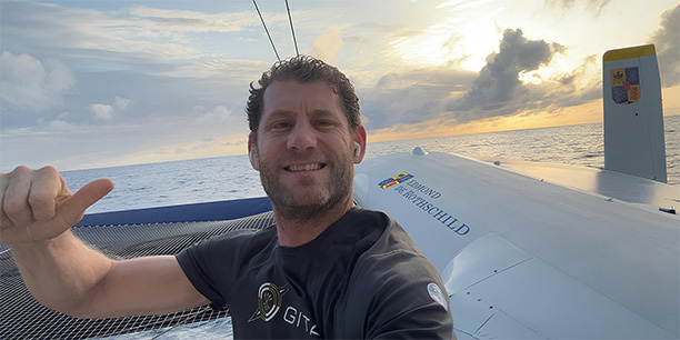 Vendredi, à bord du « Maxi Edmond de Rothschild », après avoir passé en tête le pot au noir.