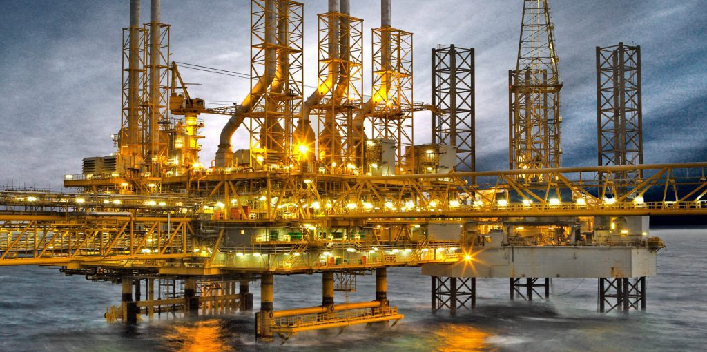 L'une des plates-formes de NOC dans Al Shaheen, le plus grand champ pétrolifère qatari