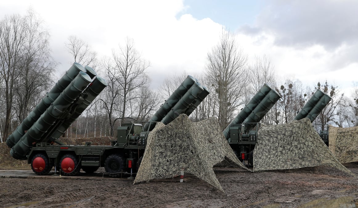La russie livre a la turquie les premiers elements de ses s-400