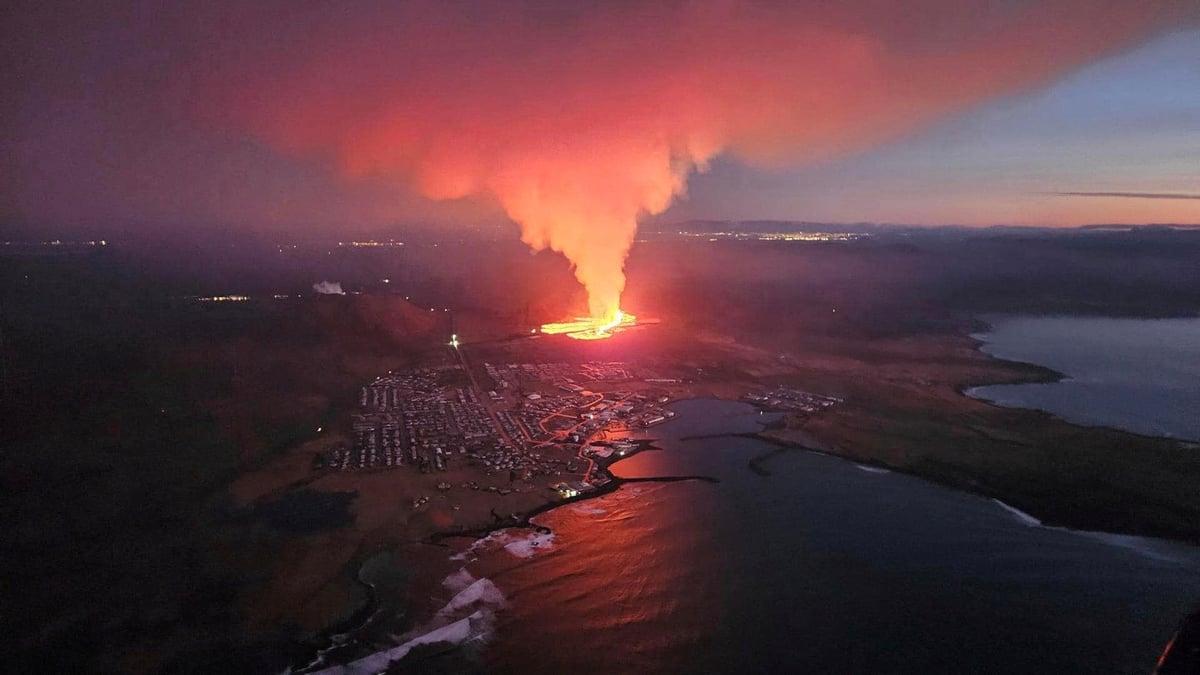 Une eruption volcanique dans la peninsule de reykjanes