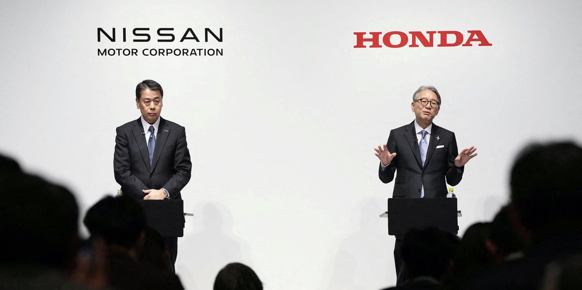 Makoto Uchida, le patron de Nissan, et Toshihiro Mibe, le chef de file d’Honda, lors d’une conférence de presse conjointe le 15 mars dernier.