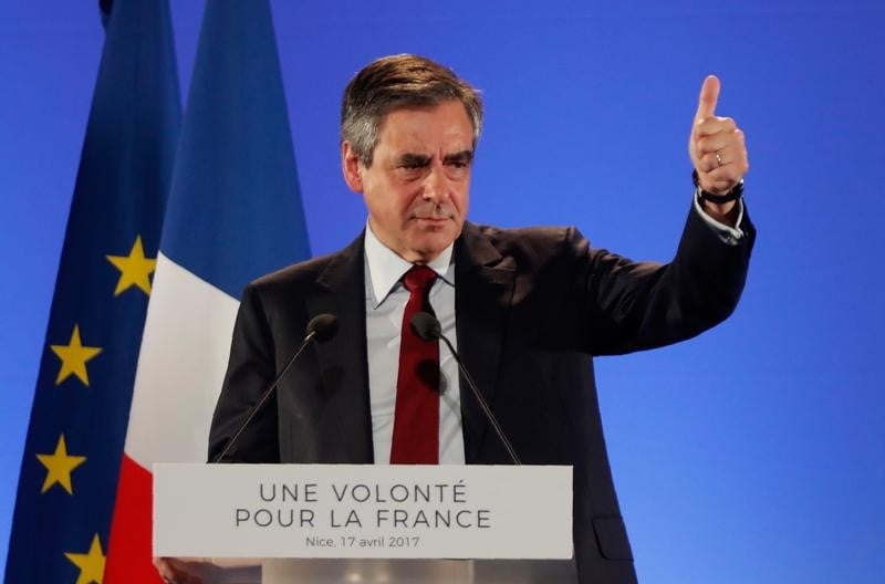 Fillon s'interroge sur la responsabilite des journalistes siffles