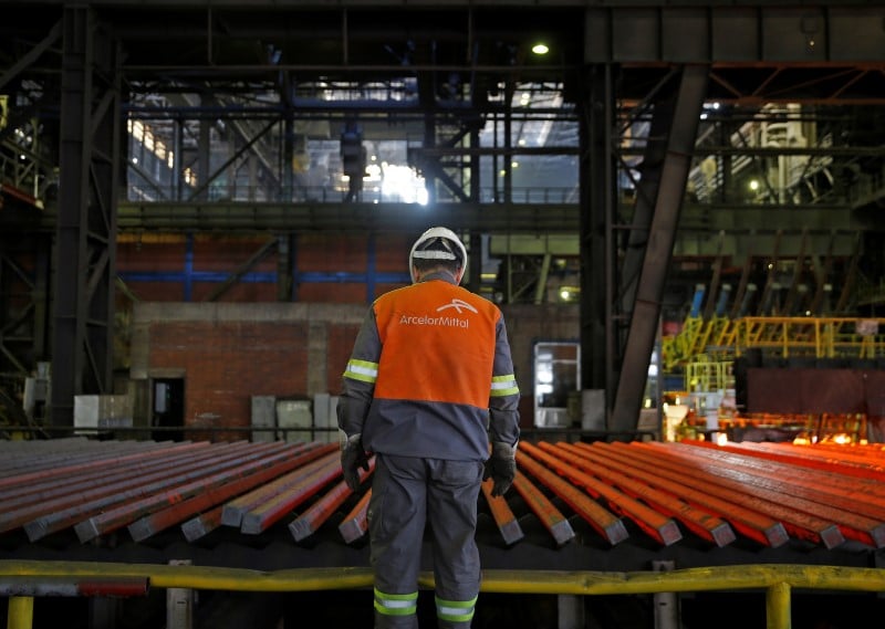 Arcelormittal, plus forte baisse du cac 40 a mi-seance
