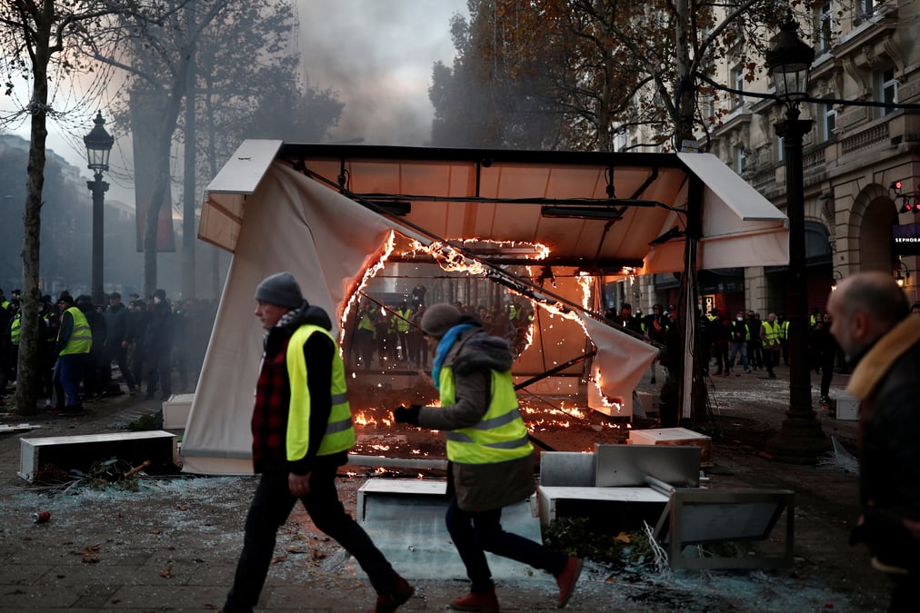Gilets jaunes: appel a une nouvelle mobilisation le 1/12