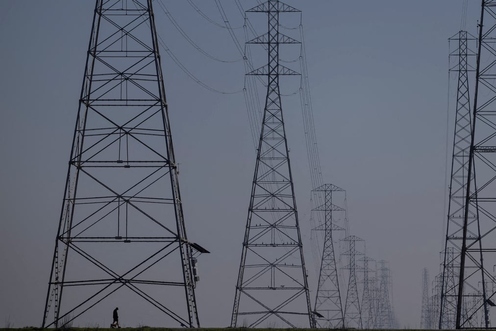 Les libyens manifestent contre les coupures d'electricite