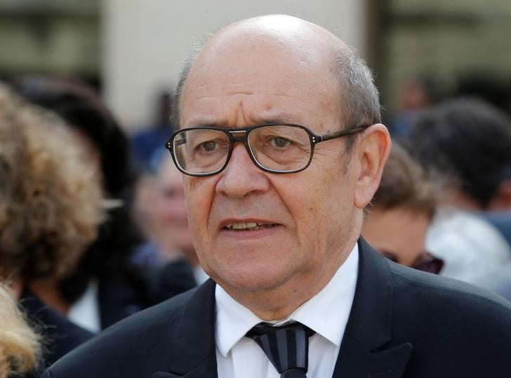 Le drian reserve sur la methode trump en coree du nord