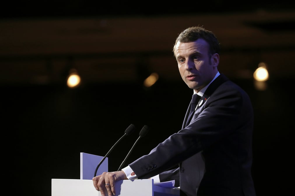 Proposition de loi contre la haine sur internet en mai, declare macron