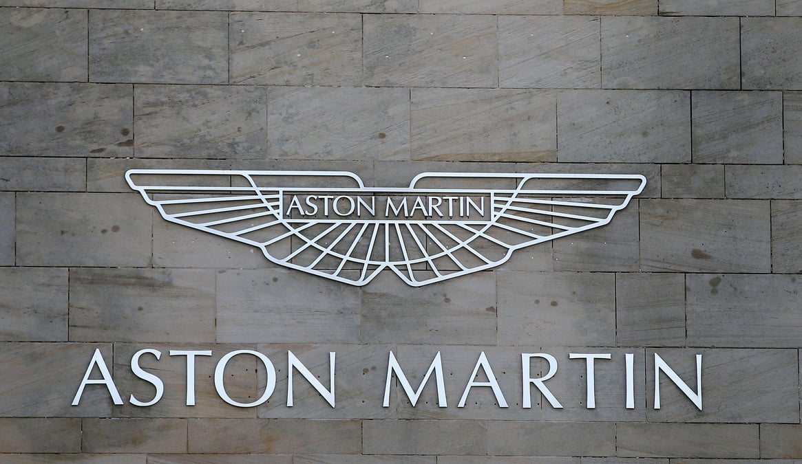 Aston martin penalise par ses couts malgre des ventes en hausse