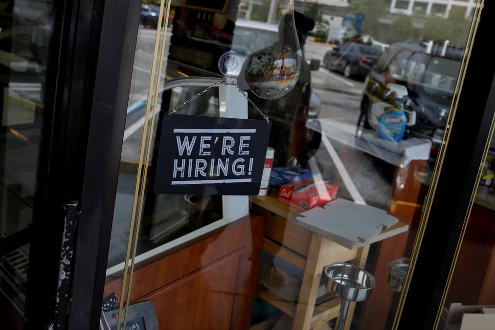 Usa: l'emploi prive continue de decelerer, selon l'enquete adp