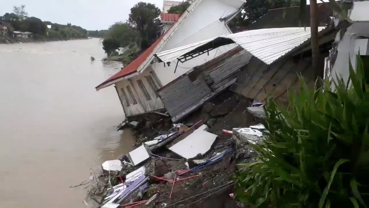 Une tempete tropicale fait 22 morts aux philippines