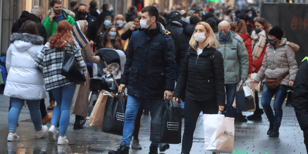 La croissance l'activite freinee par le variant omicron du coronavirus