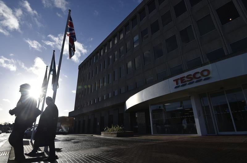 Chute du benefice de tesco au 1er semestre
