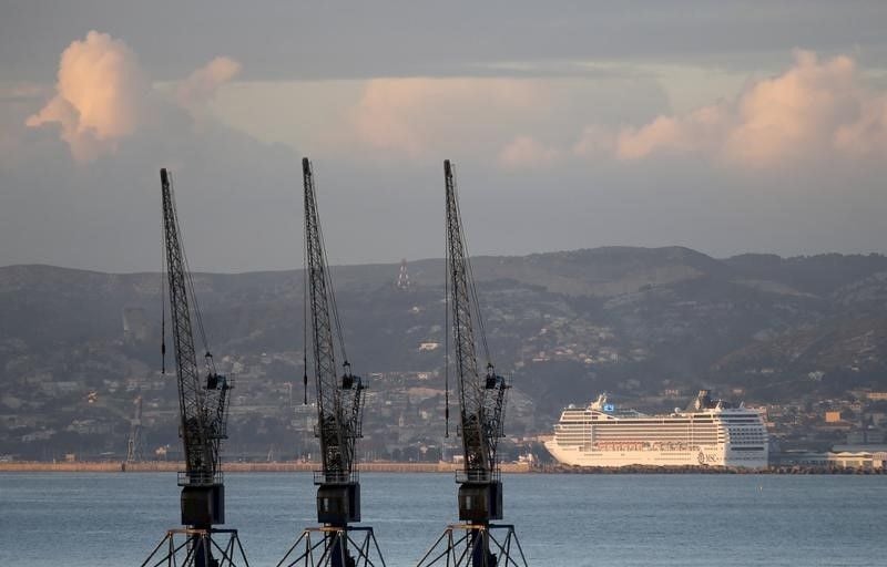 La justice ordonne le deblocage du port de marseille