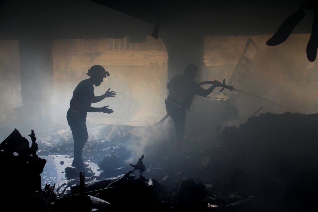 Consequences d'une frappe israelienne sur une ecole abritant des personnes deplacees, dans la ville de gaza