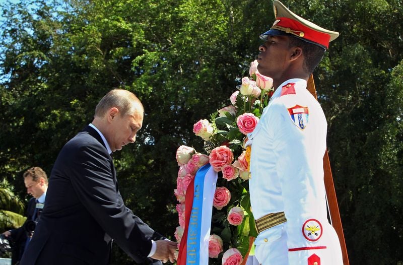 Vladimir Poutine à Cuba rencontre Fidel Castro