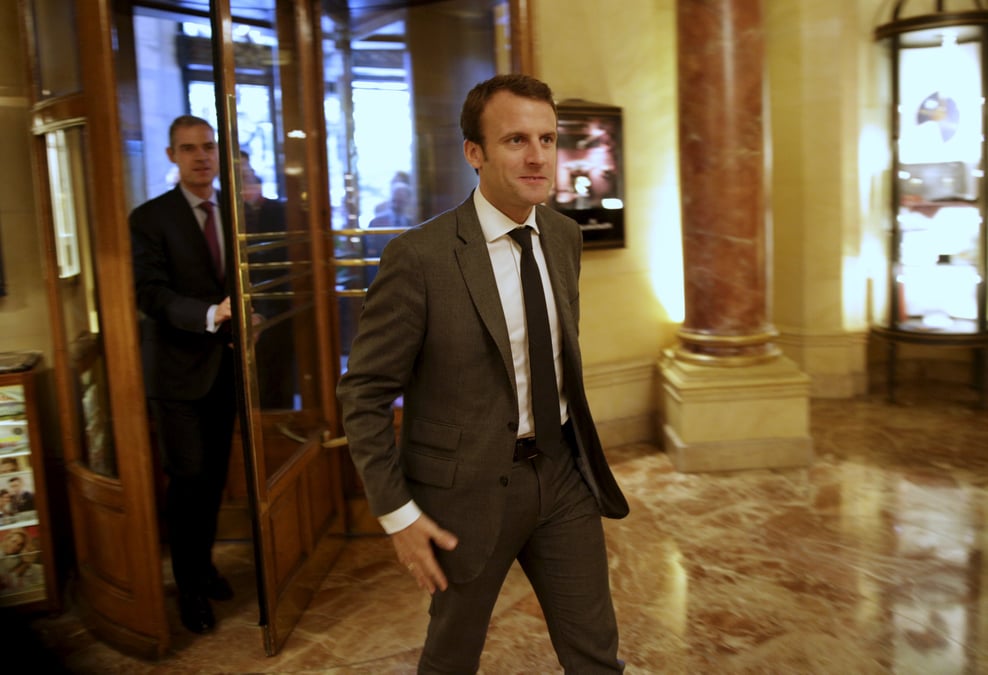 La loi macron adoptee, plusieurs recours attendus 