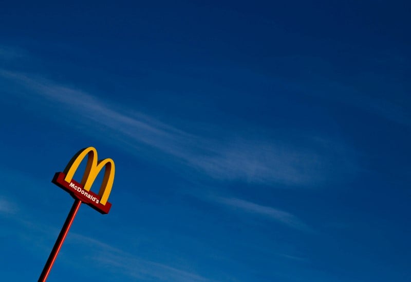 Un employe de mcdonald's menace de s'immoler a marseille