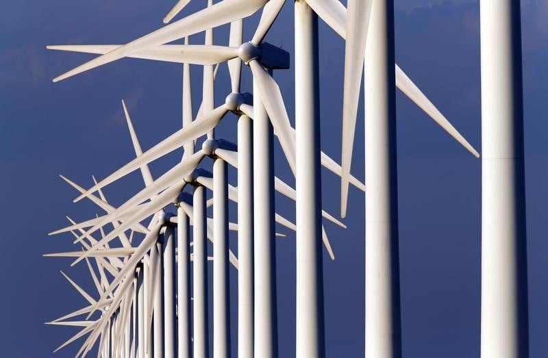 Les opposants aux eoliennes off-shore vendeennes deboutes