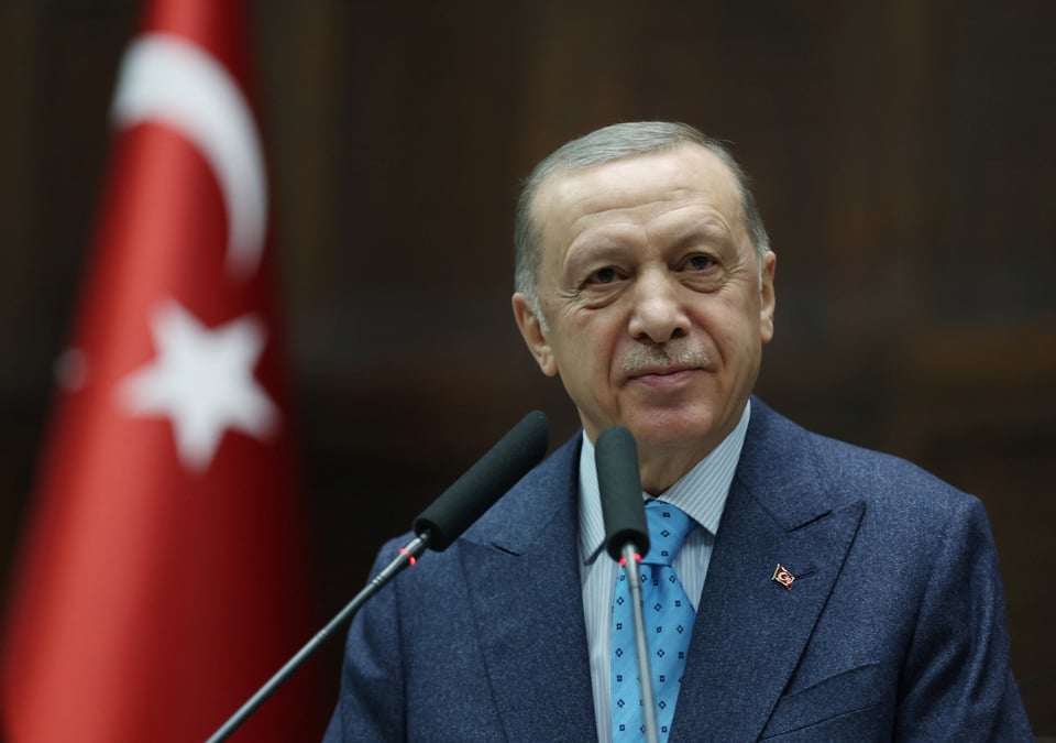 Le president turc tayyip erdogan s'adressant aux elus de son parti