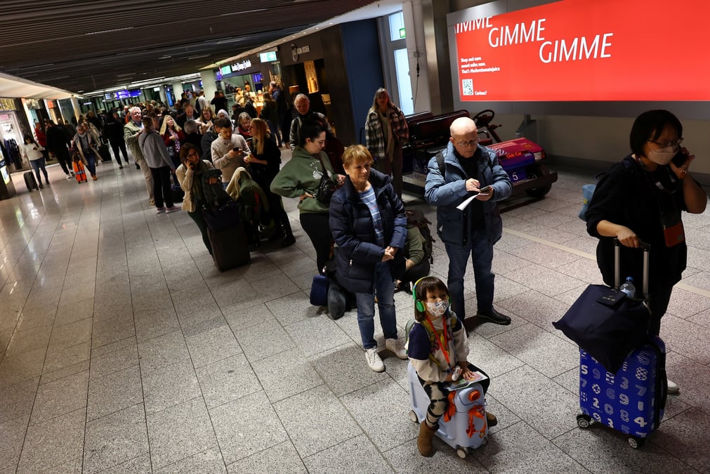 Une defaillance informatique de la compagnie allemande lufthansa entraine des retards massifs de vols