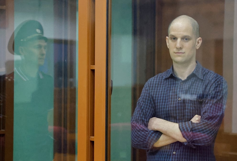 Le journaliste du wall street journal, evan gershkovich au tribunal de yekaterinbourg, en russie