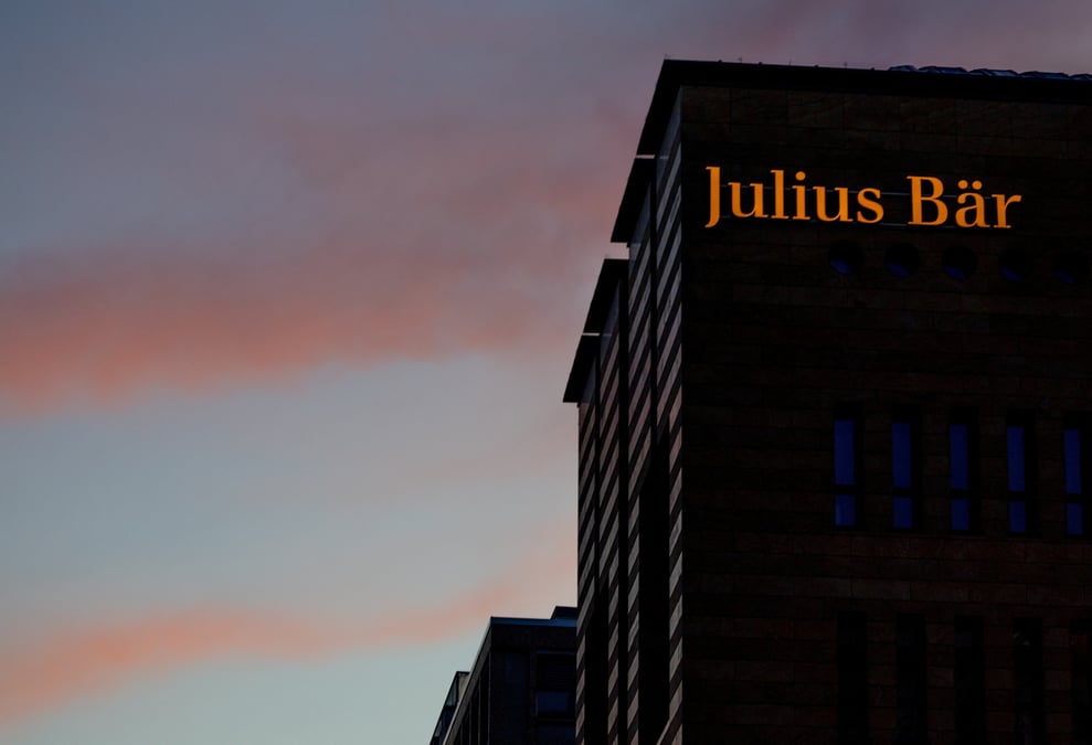 Un logo de la banque privee suisse julius baer a geneve
