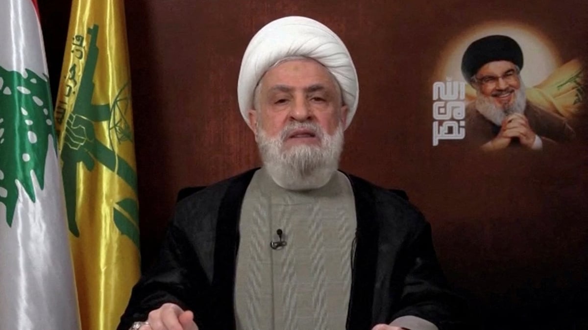 Le chef du hezbollah libanais, le cheikh naim qassem, prononce un discours depuis un lieu inconnu