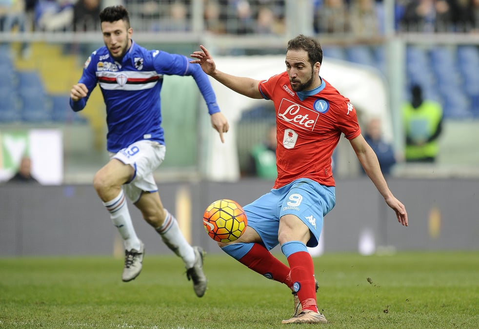 Le napoli met la pression sur la juve, l'inter craque
