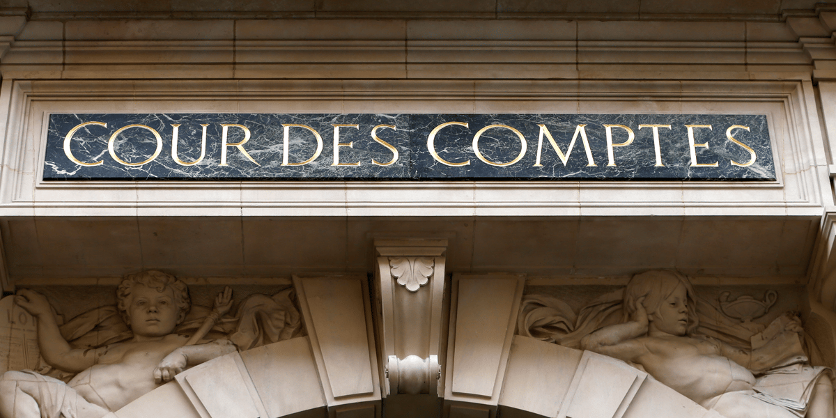 La crise économique engendrée par la pandémie de Covid-19 va conduire la France à une récession inédite cette année, avec une dette publique qui devrait gonfler pour s'élever à 120,9% du PIB, selon les prévisions du gouvernement.