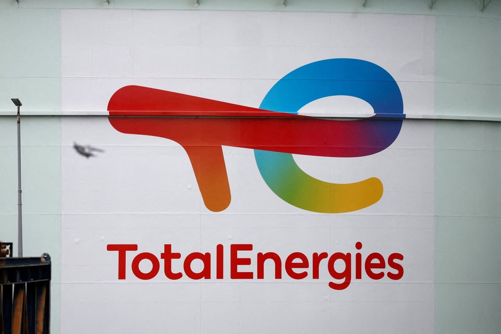 Le logo de la compagnie petroliere et gaziere francaise totalenergies