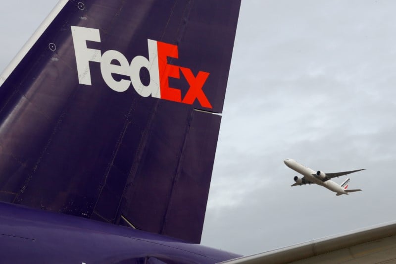 Fedex: resultats meilleurs que prevu malgre les nuages sur le commerce
