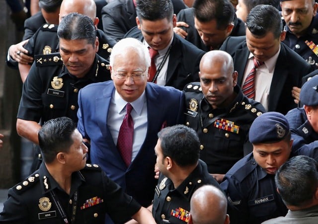 Inculpation de l'ancien premier ministre malaisien najib razak