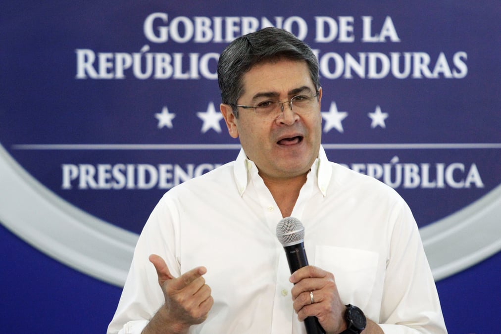 Hernandez nie avoir protege son frere accuse de narcotrafic aux usa