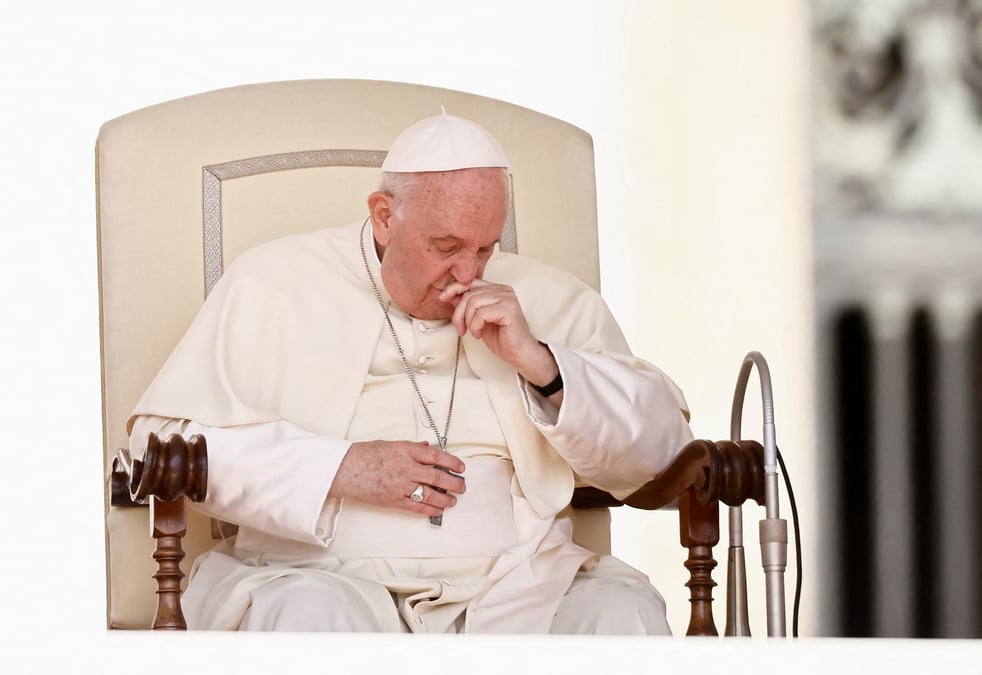 Le pape se rendra en afrique en juillet malgre ses problemes au genou