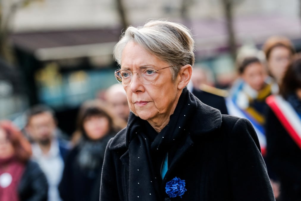 Elisabeth borne lors de l'hommage aux victimes des attentats terroristes du 13 novembre 2015