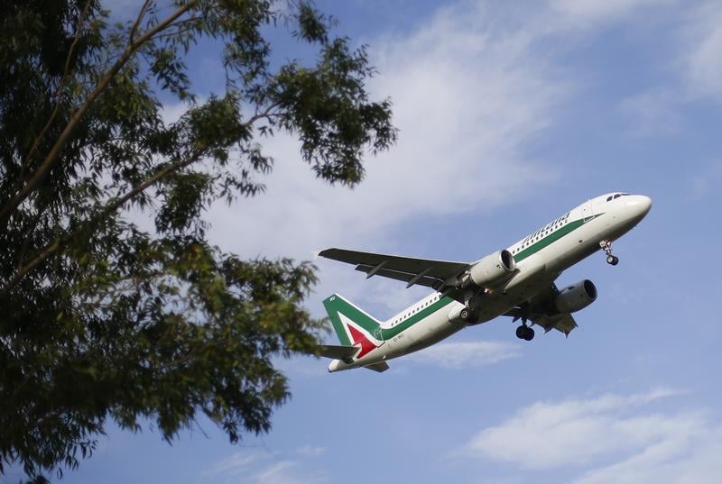 Alitalia et Etihad ont commencé à discuter avec des banques