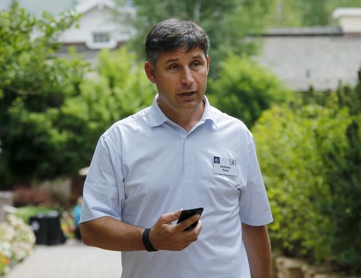 Depart du directeur des operations de twitter, l'action recule