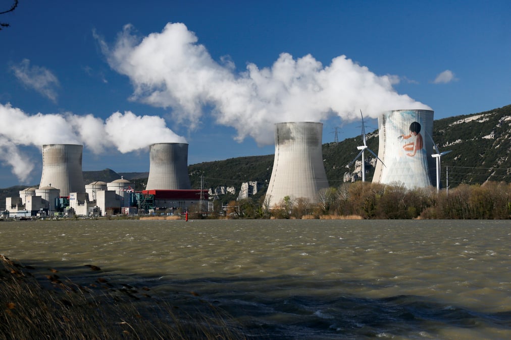Edf prolonge jusqu'a samedi l'arret d'un reacteur nucleaire a cruas