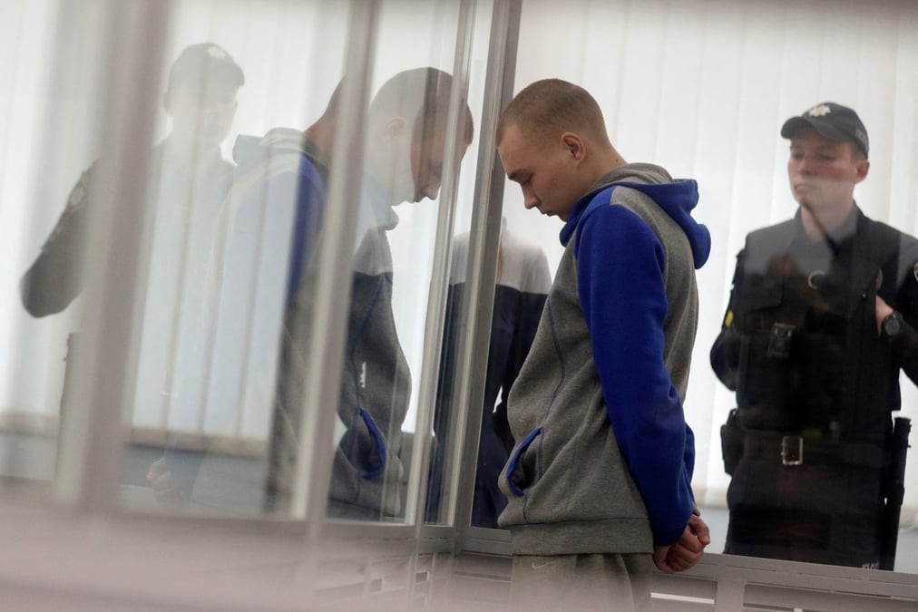 Un soldat russe condamne a perpetuite a kyiv pour crime de guerre