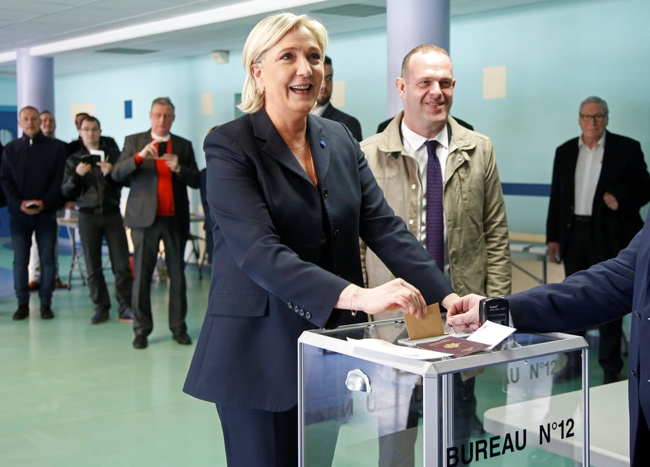 Steeve briois remplace jalkh a la presidence du fn