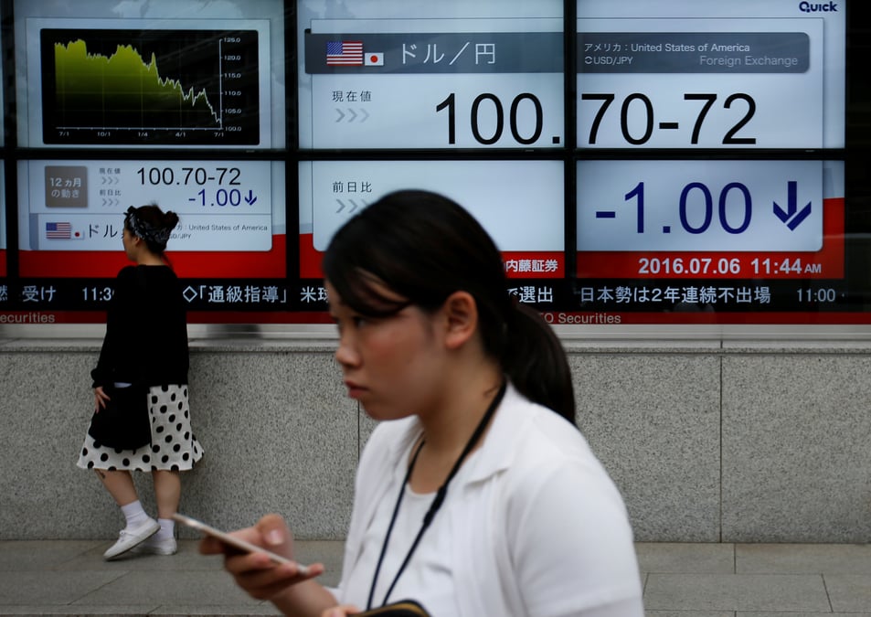 Tokyo finit en baisse