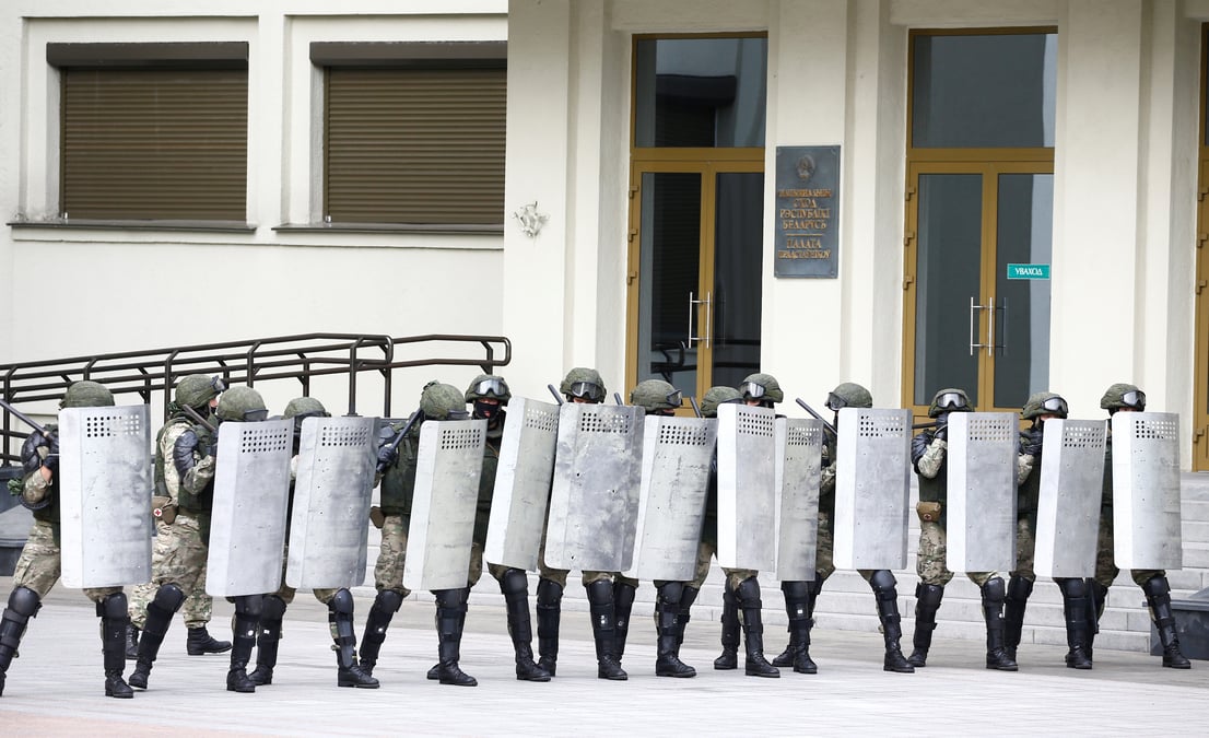 Des medecins arretes a minsk avant une manifestation antigouvernementale