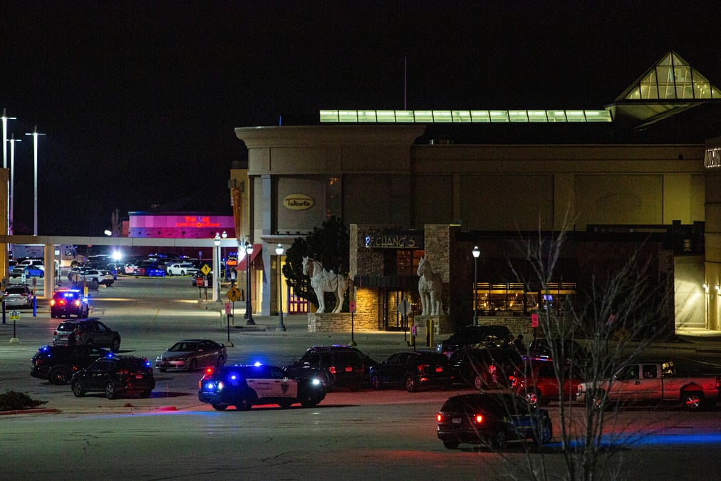 Des blesses apres un fusillade dans le wisconsin, le suspect est en fuite