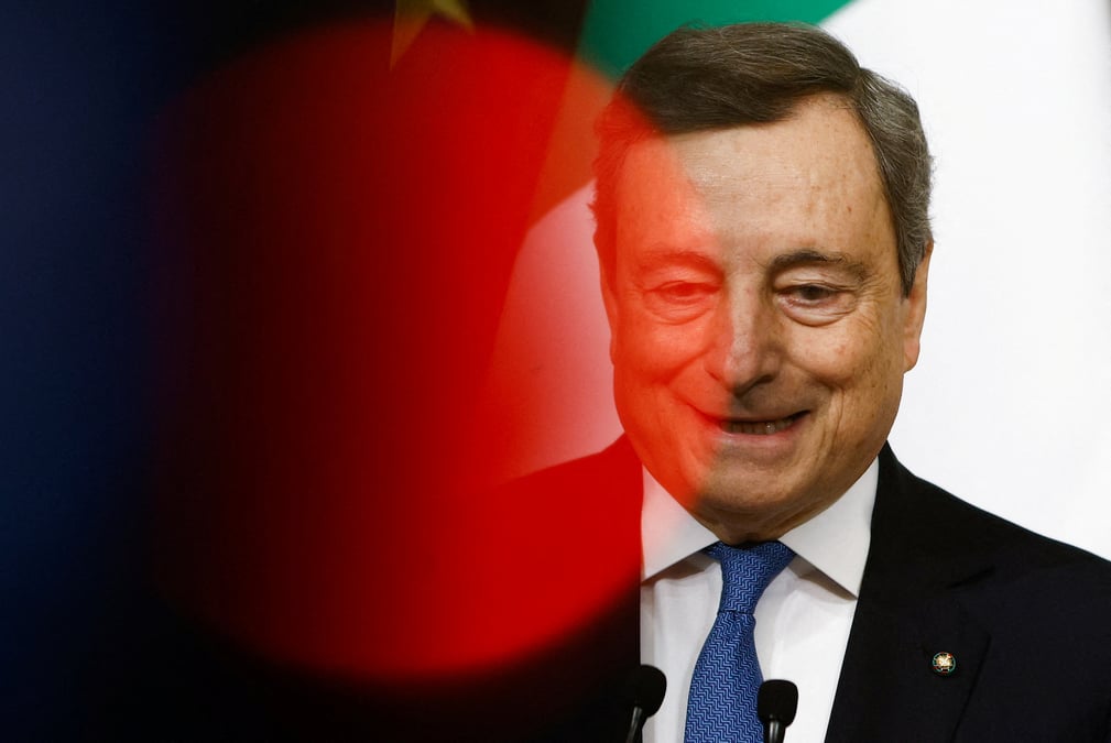 Draghi laisse entendre qu'il pourrait briguer la presidence