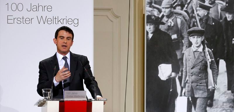 A Berlin, Manuel Valls promet de tenir les déficits publics