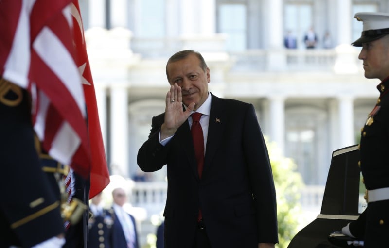 Erdogan: la turquie se defendra contre une attaque des ypg