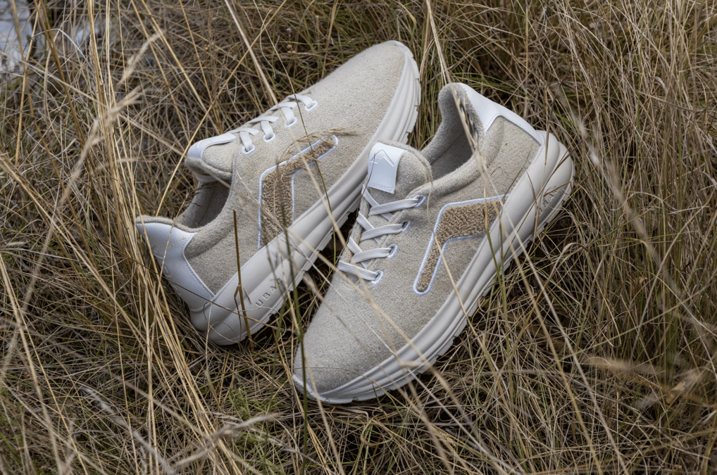 Grâce à une filière textile relancée en Occitanie, Ubac va commercialiser une sneaker avec de la laine et du chanvre d'Occitanie.