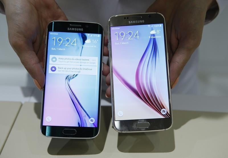 Samsung devoile ses nouveaux smartphones galaxy s a barcelone